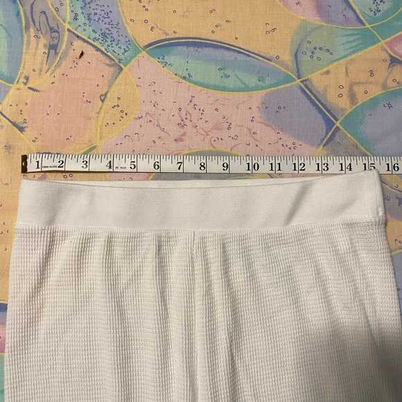 The group by babaton white loung pants. Waffle - Picture 5 of 5